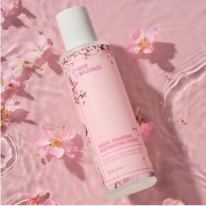 Good Molecules Sakura Hyaluronic Acid Boosting Essence